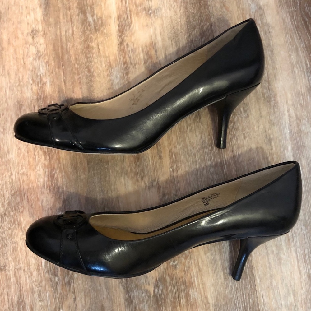 MICHAEL Michael Kors black kitten heels Size 9
